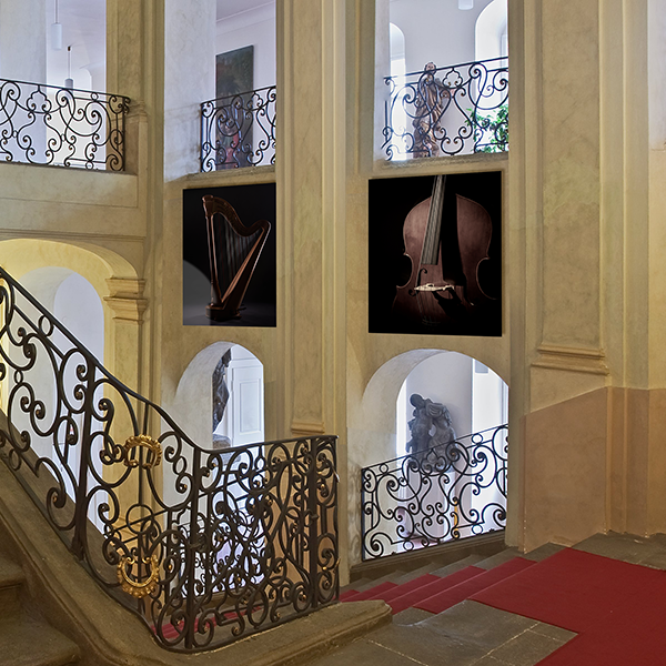 Entertainment venue sign